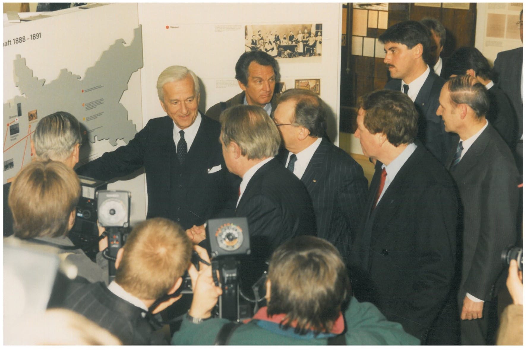 Eröffnung des Friedrich-Ebert-Hauses am 11. Februar 1989 mit Bundespräsident Richard von Weizsäcker
