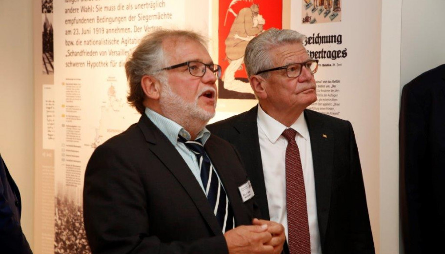 Altbundespräsident Joachim Gauck mit Geschäftsführer Walter Mühlhausen, 2018