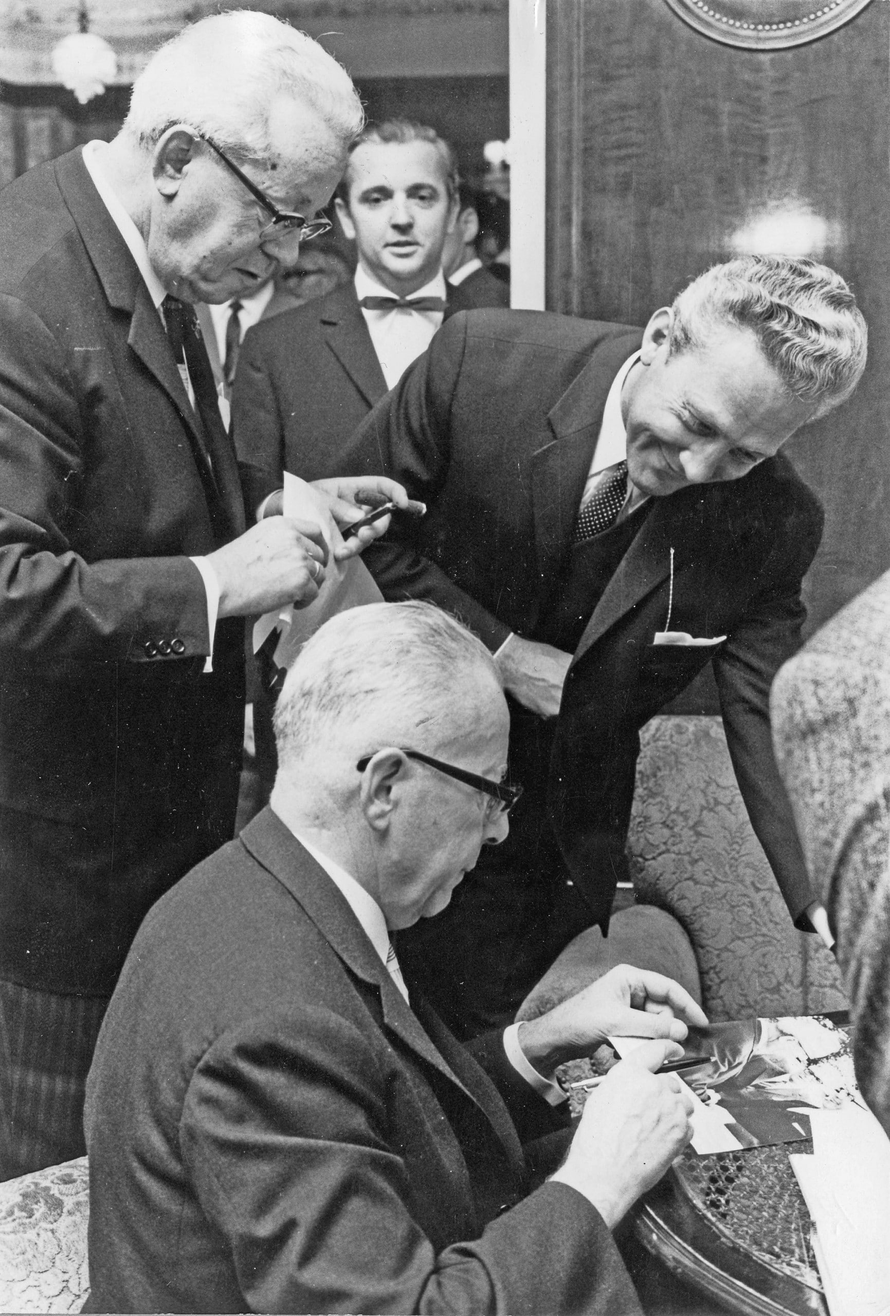 Besuch von Bundespräsident Gustav Heinemann in der Gedenkstätte zum 100. Geburtstag Friedrich Eberts, 1971