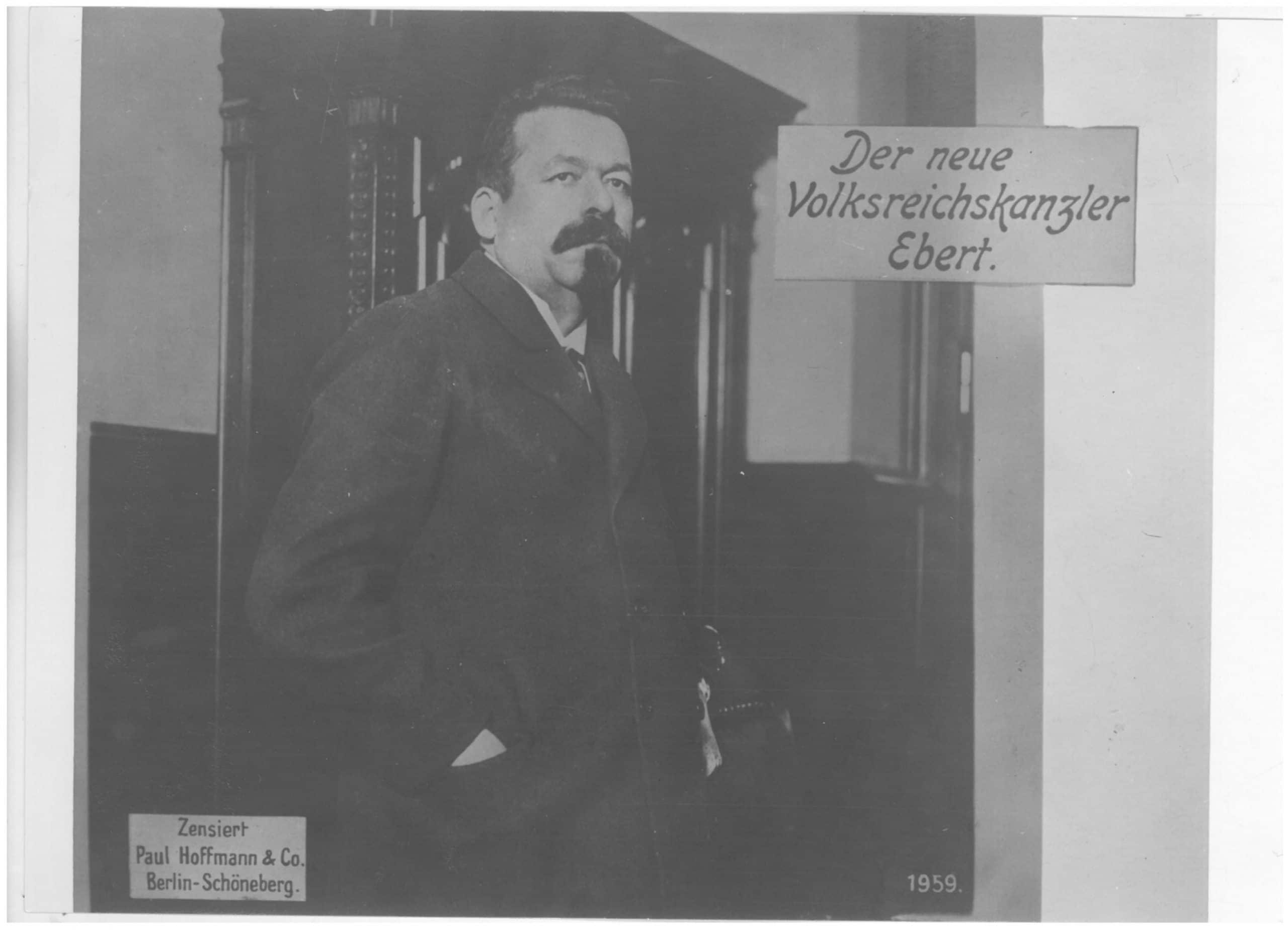 Das Foto vom Herbst 1918 kam als Postkarte der Berliner Bildagentur von Paul Hoffmann auf den Markt.