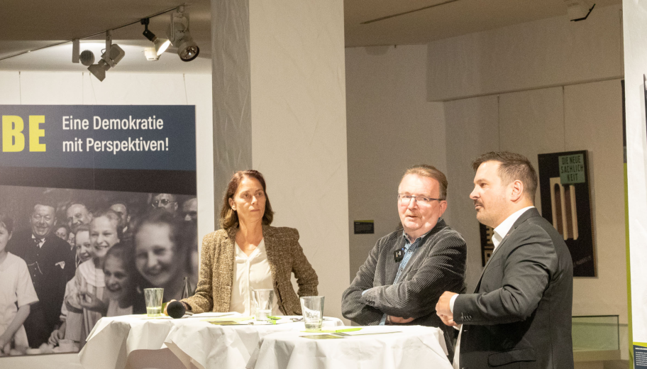 Podiumsgespräch 
mit Katarina Barley, Tim Tugendhat & Prof. Dr. Bernd Braun 