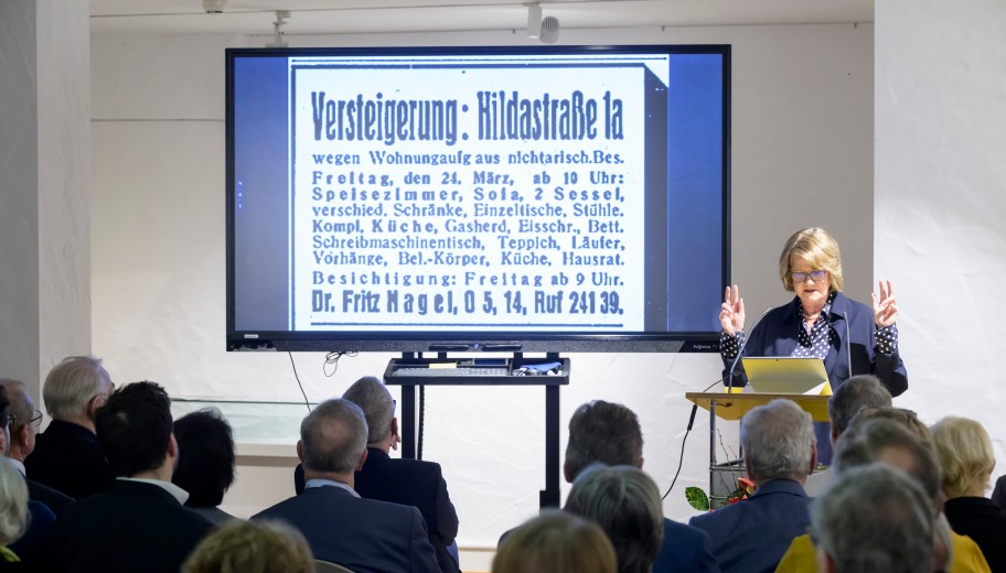 Frau Dr. Christina Stresemann während des Vortrags