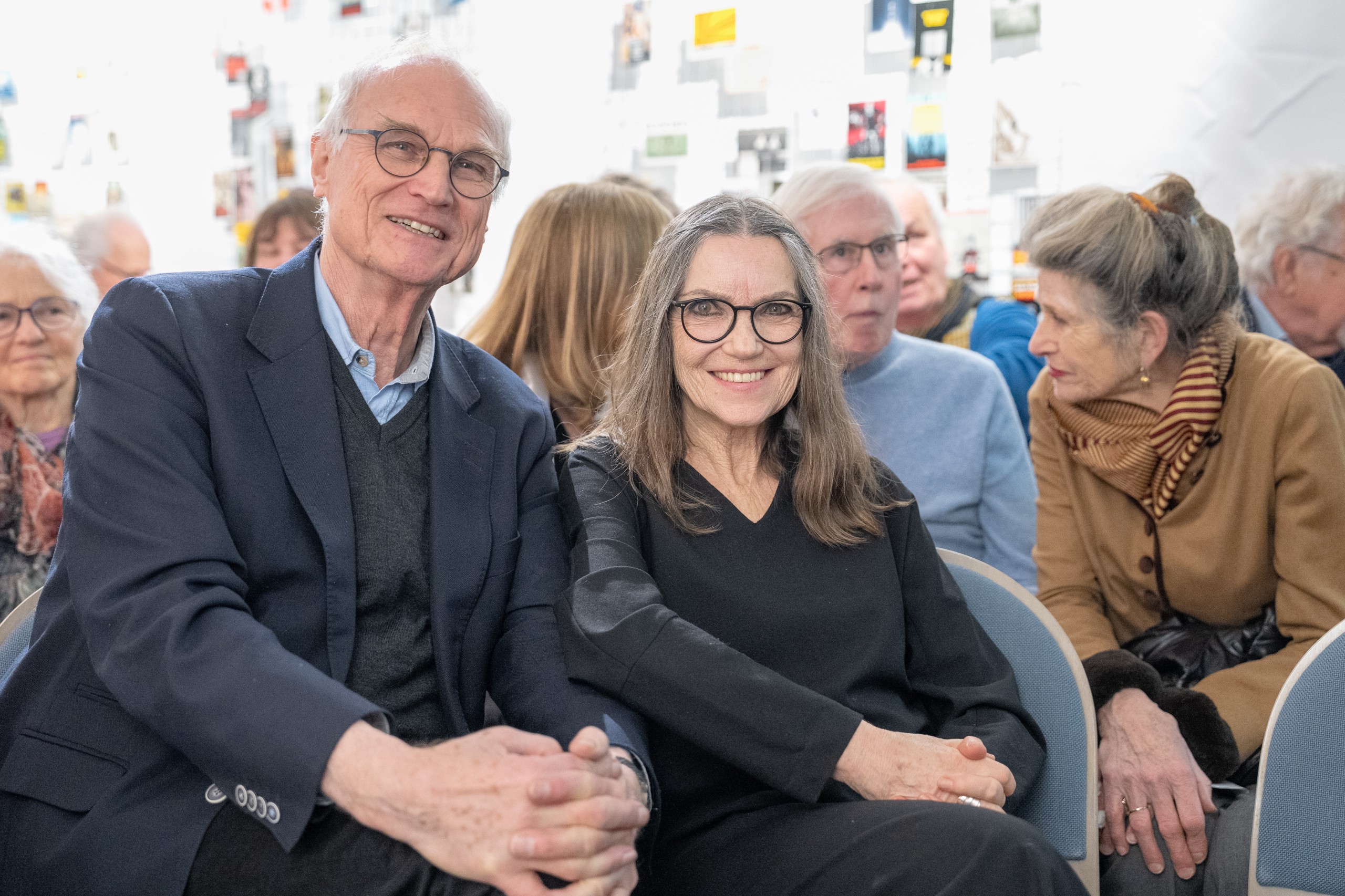 Lothar Binding, Abgeordneter des Bundestags a. D., und die Künstlerin Roswitha Josefine Pape.