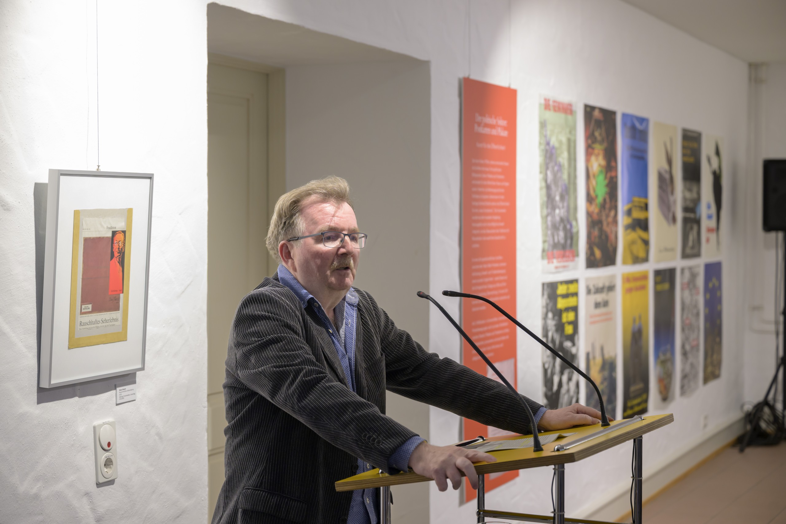 Prof. Dr. Bernd Braun, Geschäftsführer der Stiftung, begrüßt die Anwesenden im Friedrich-Ebert-Haus-