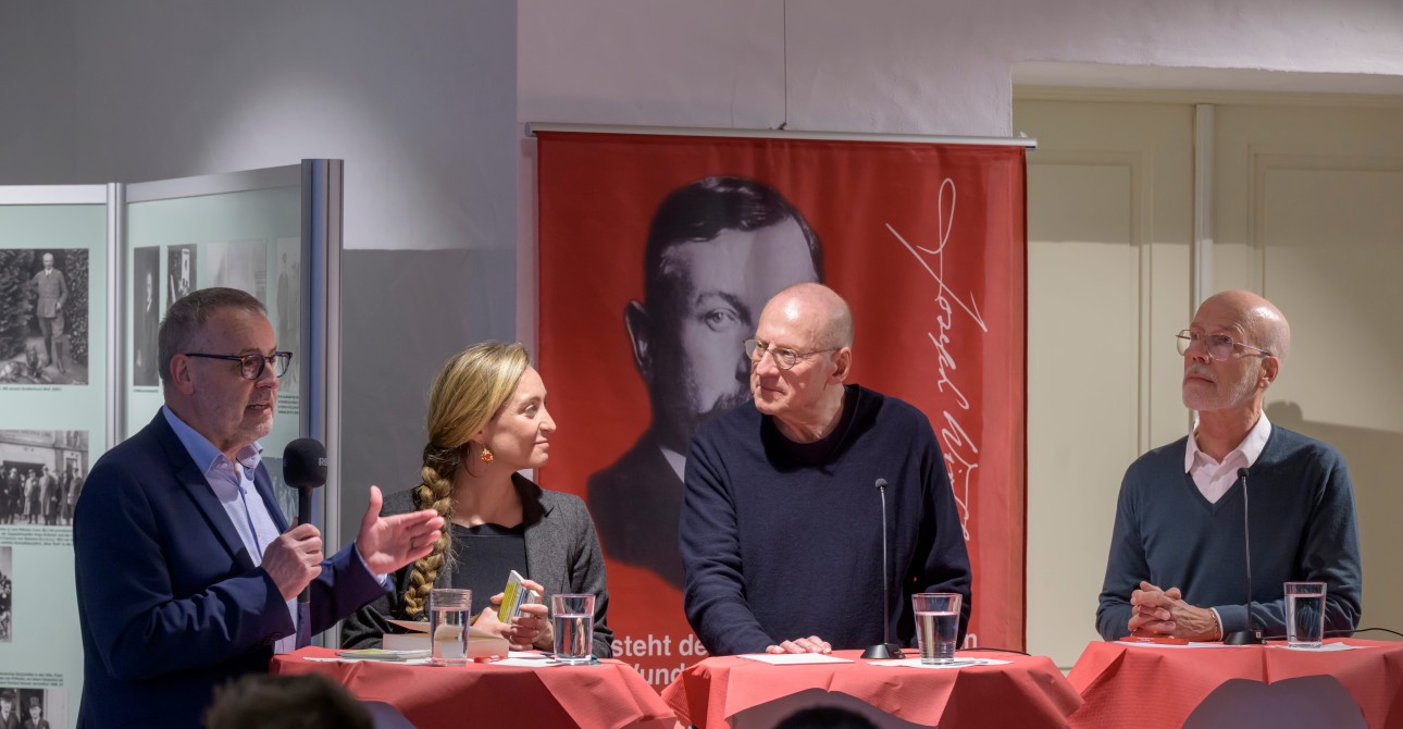 Rückblick: Podiumsdiskussion zum ZDF-Zweiteiler „Sturm kommt auf“