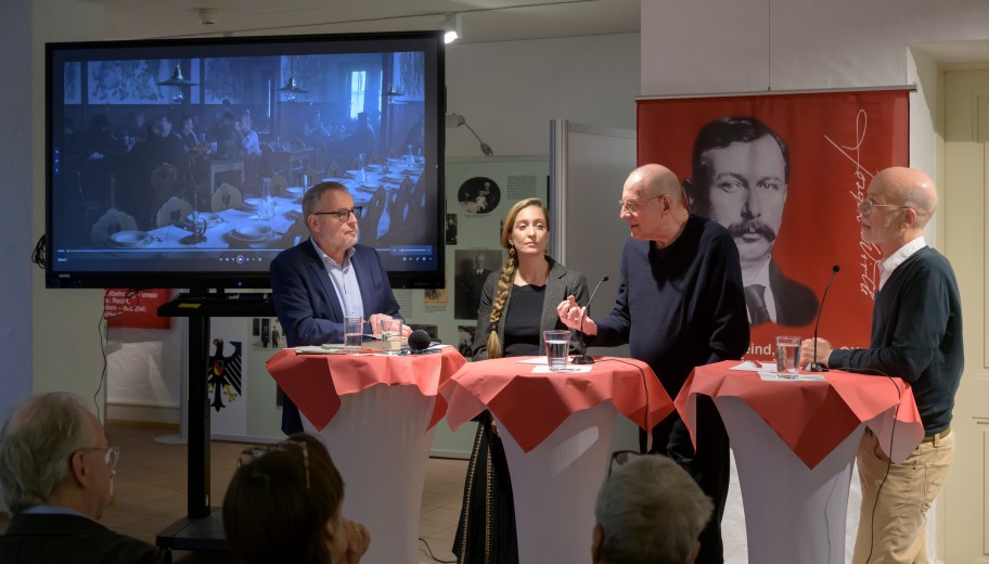 Matti Geschonneck und Jakob Claussen geben Einblicke in die Hintergründe der Filmproduktion.