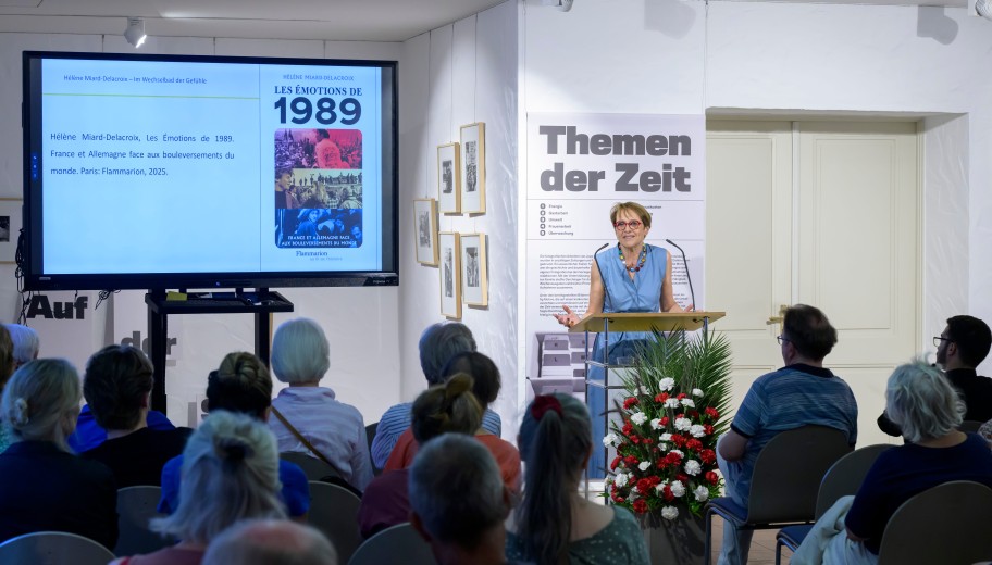 Prof. Dr. Hélène Miard-Delacroix während ihres Vortrags.