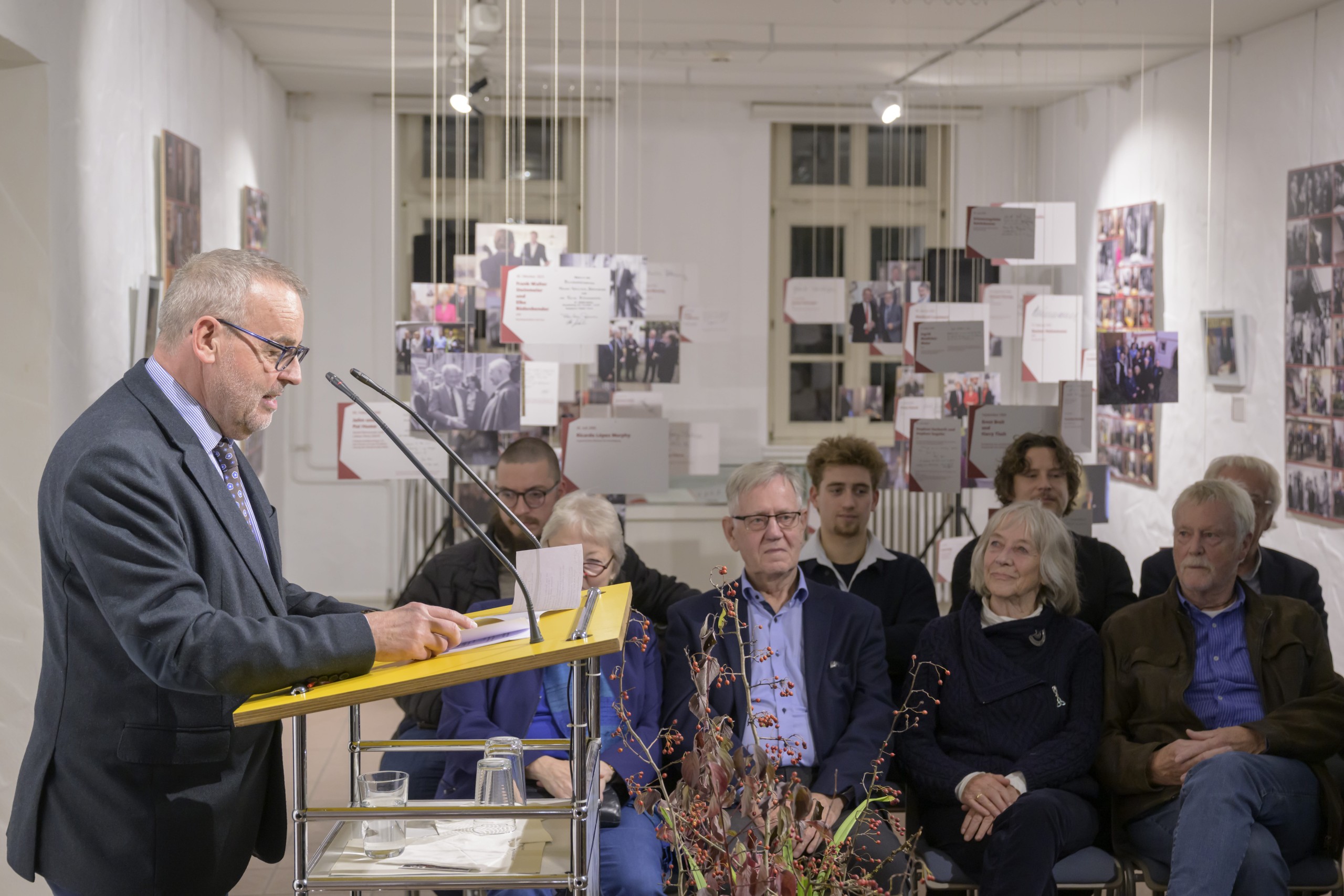 Günter Schmitteckert, Vorstandsvorsitzender der Stiftung, begrüßte die Gäste.